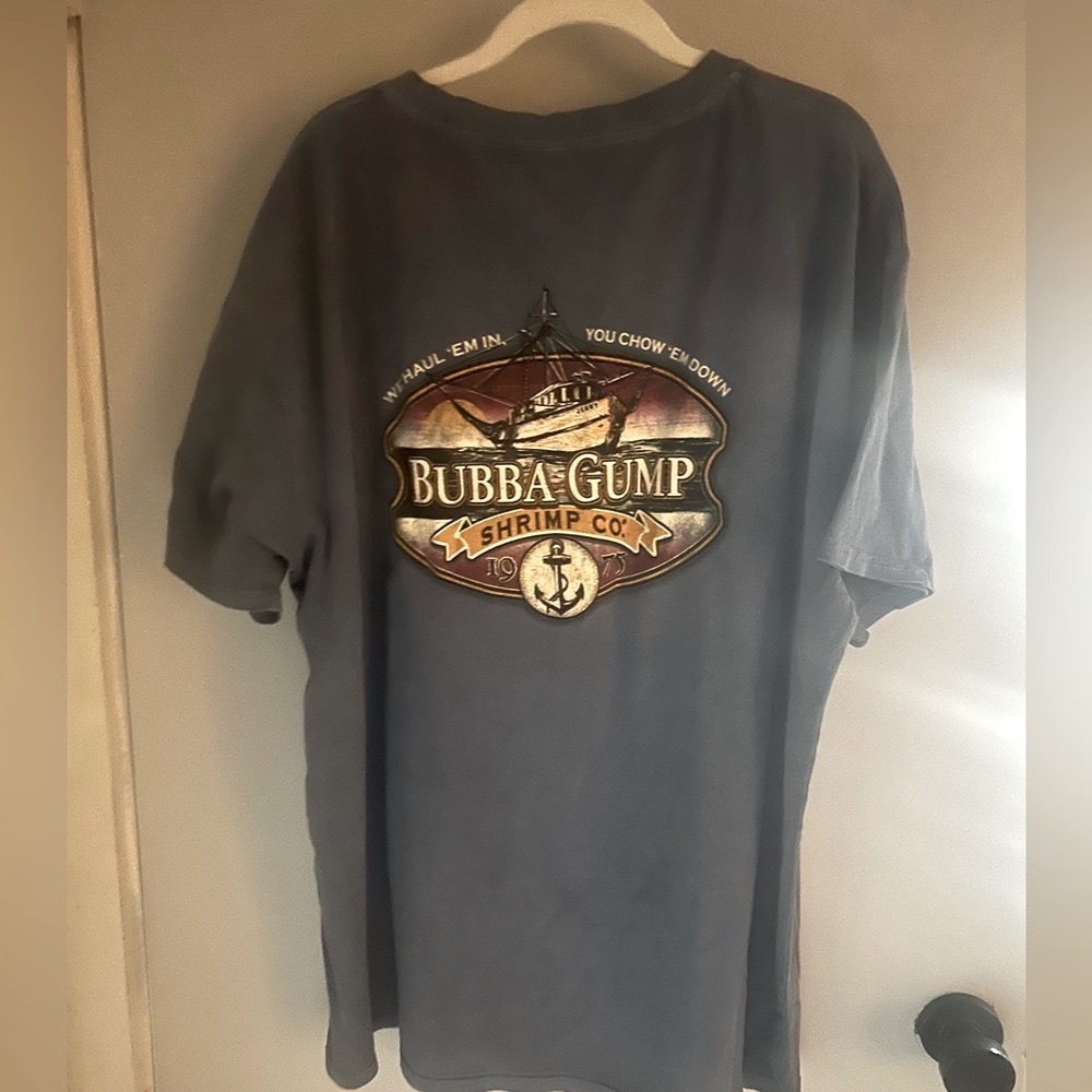 Bubba Gump Shrimp Men’s T-shirt XXL Brand New!